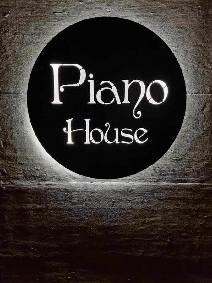 Tango La Casa Piano House ,cu Parcare